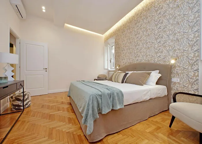 Apartment Ych-casa Bella- Luxury Near Piazza Venezia