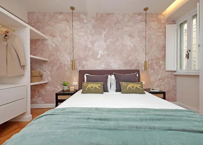 Apartment Ych-casa Bella- Luxury Near Piazza Venezia Rom